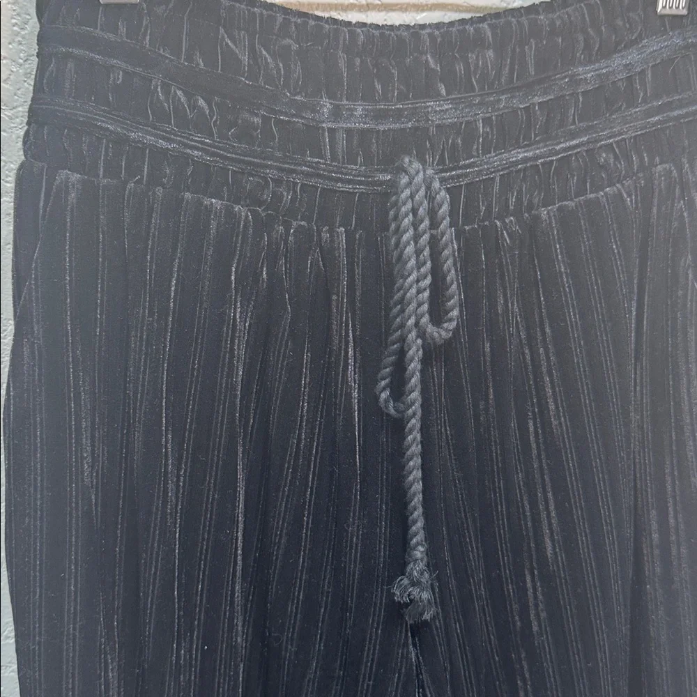 Gigio Women Small Black Wide-Leg Textured Velvet Tie Elastic Waist Pants‎ NWT